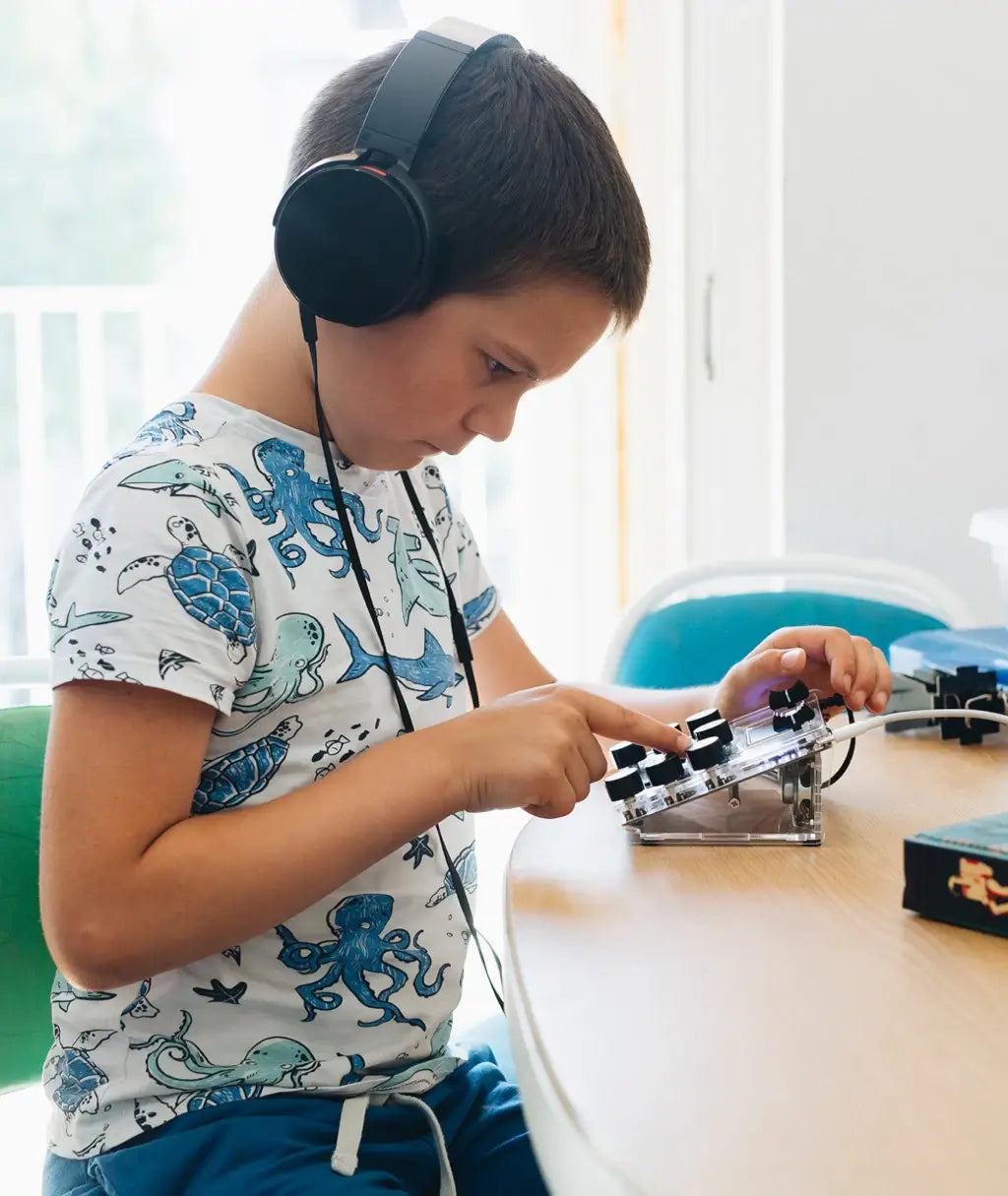 Girl learning programming with Spencer