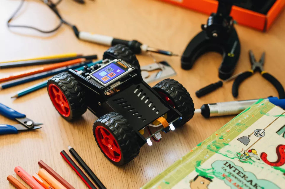 Wheelson - a DIY RC robot car by CircuitMess