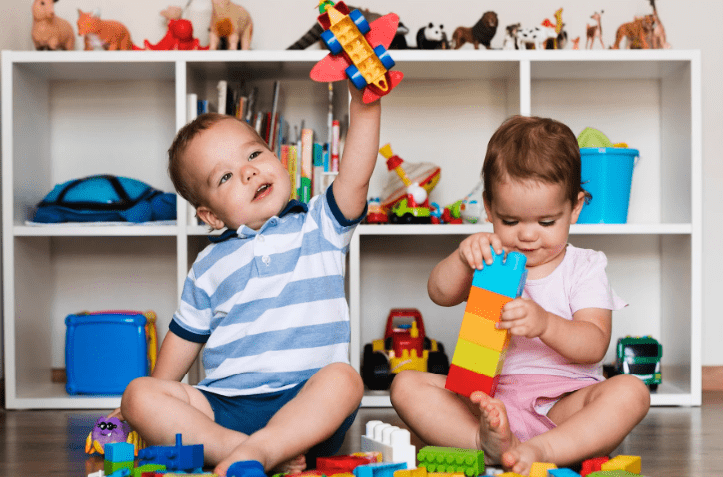 Problem-solving scenario for kids - the unreachable toy