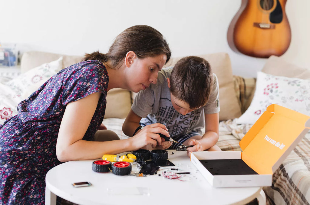 motivate kids to practice hard things by helping them build DIY robot toys