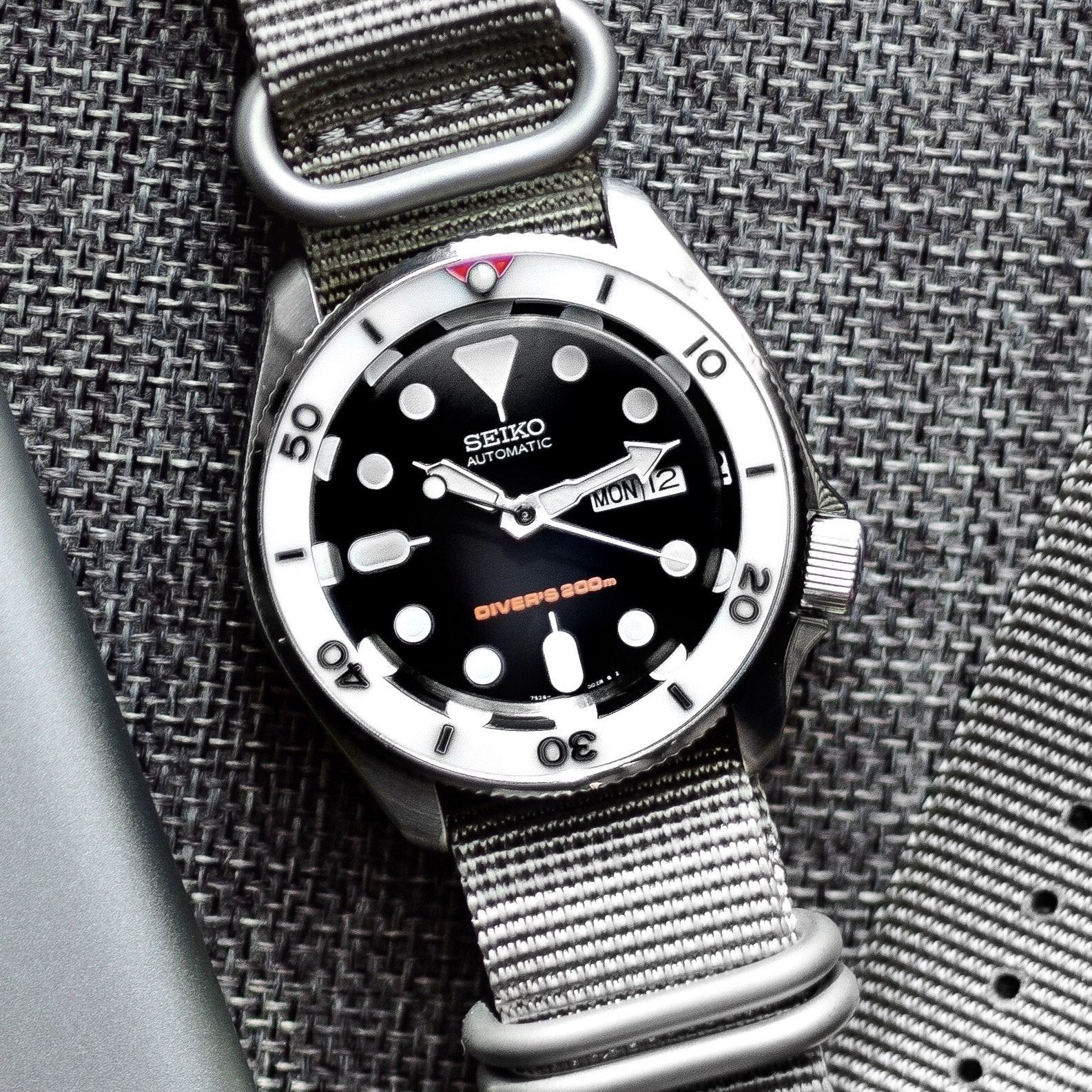 Ceramic Insert - SKX Red T White - DLW WATCHES