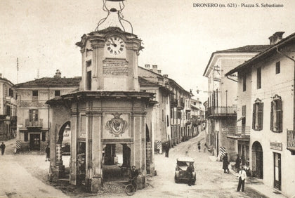 Piazza San Sebastiano a Dronero