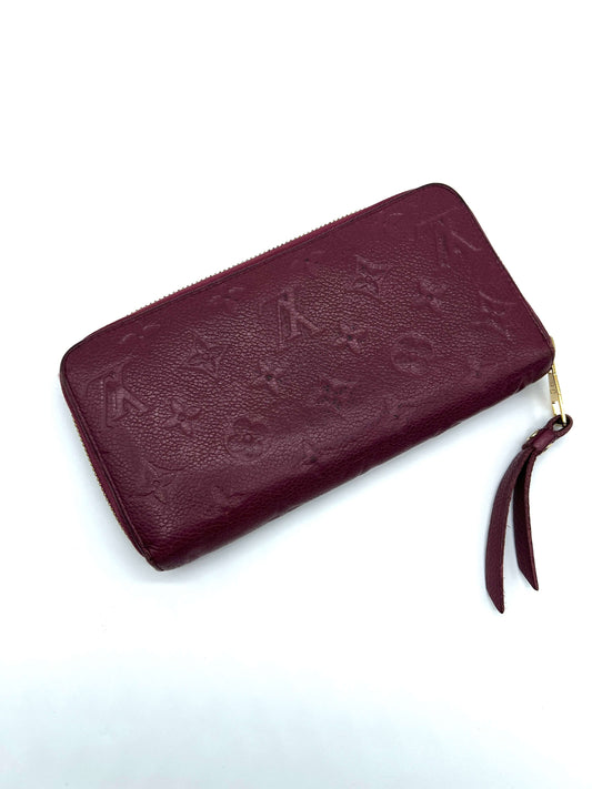 Bag - Hand - Accessoires - Vuitton - Pouch - Epi - Vintage Louis Vuitton  Petit Noe Black Epi Leather - Pochette - Louis - Red – Louis Vuitton  introduces a small array of pieces as part of its