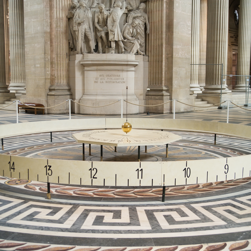 Photo du pendule de Foucault au Panthéon