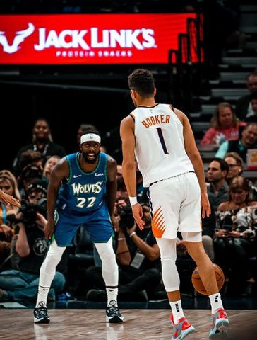 https://cdn.shopify.com/s/files/1/0552/4245/7246/files/devin_booker_one_leg_tights_basketball_480x480.png?v=1653615492