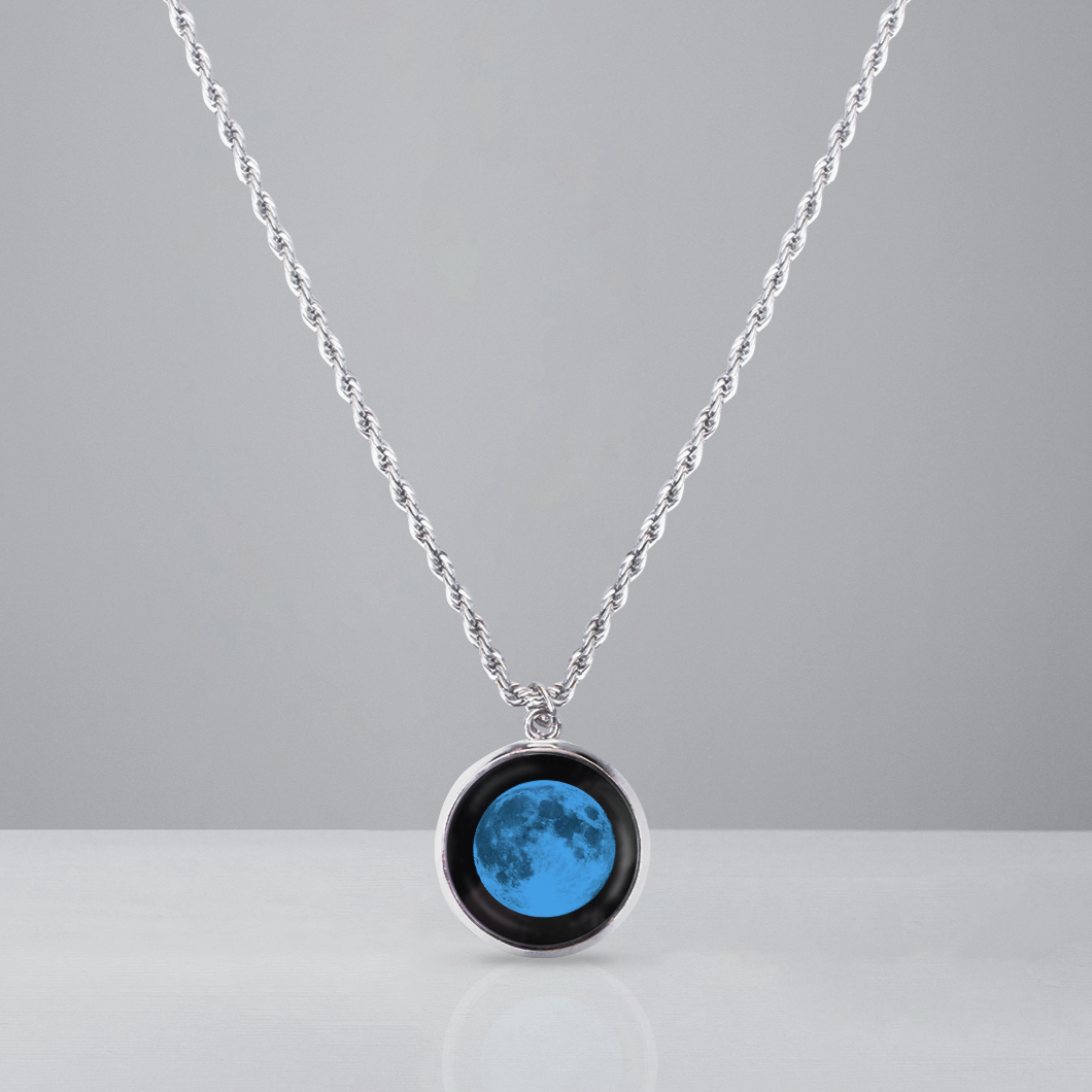 Glowies Glow Jewelry Art & Decor - Blue Glowing Moon Necklace with Free UV  Charger Light