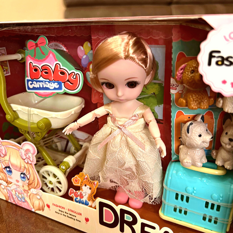 Lutka igračka sa kolicima i kućnim ljubimcima za devojčice