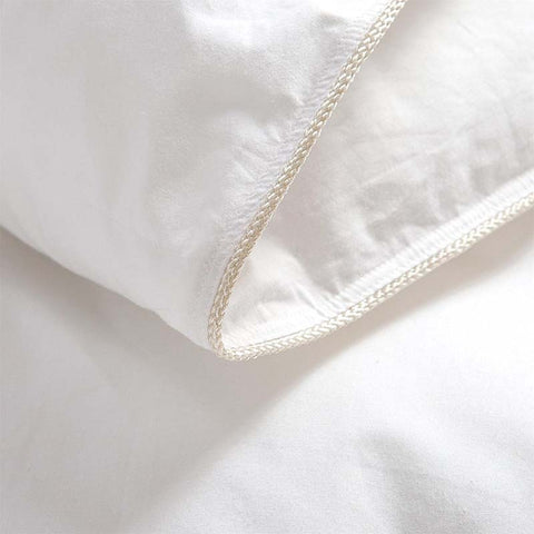 Egyptian Bedding's Luxurious 1200 Thread Goose Down Comforter