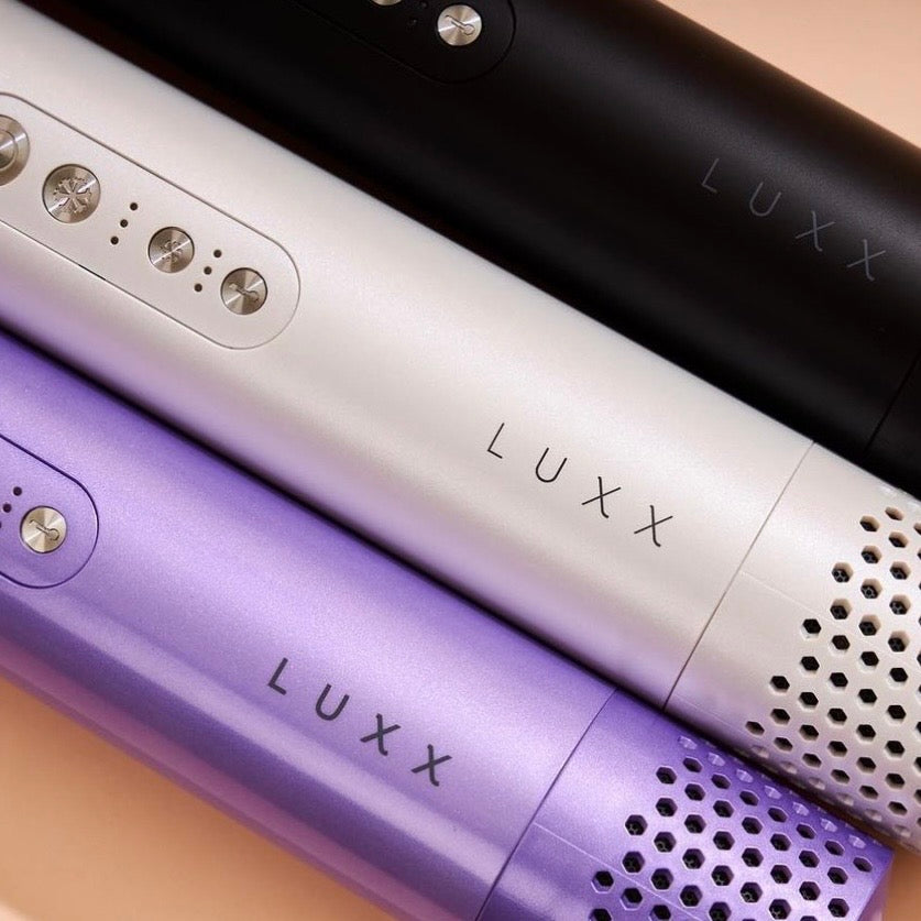 The Luxx Air Pro 2 is available in white, black, and amethyst. This allows you to choose the one that perfectly reflects your personality.