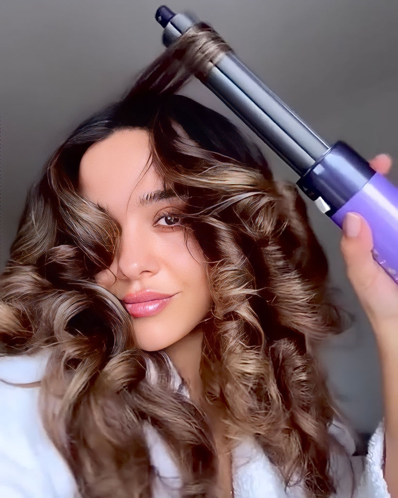 Experience a new level of hair styling with the Luxx Air Pro™ 2 hair dryer - an advanced tool that can help you achieve professional-looking hairstyles without leaving your home.