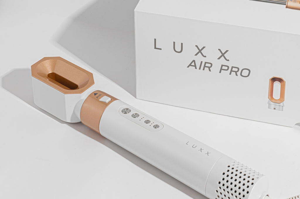 Luxx Air wrap has multiple heat and speed settings, allowing you to customize the temperature and airflow to your hair type and styling needs.