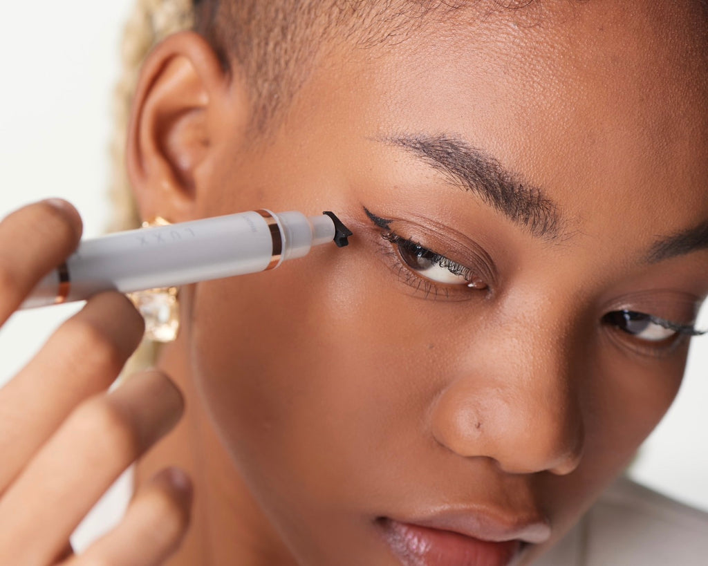 Effortless Eye Makeup: Stamp liner and eraser duo ensures a polished look.