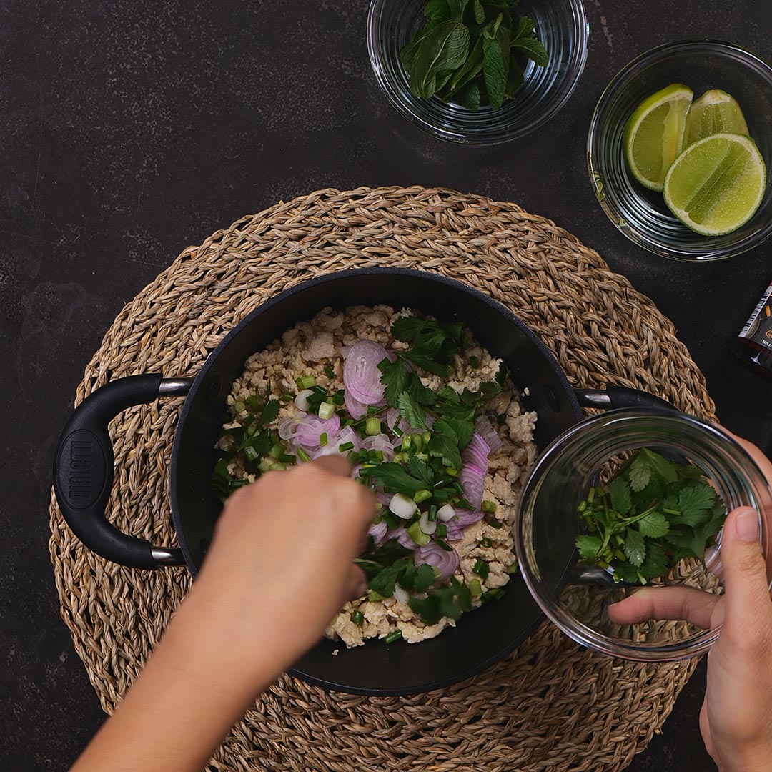 Laab Kai - Ensalada tailandesa de pollo