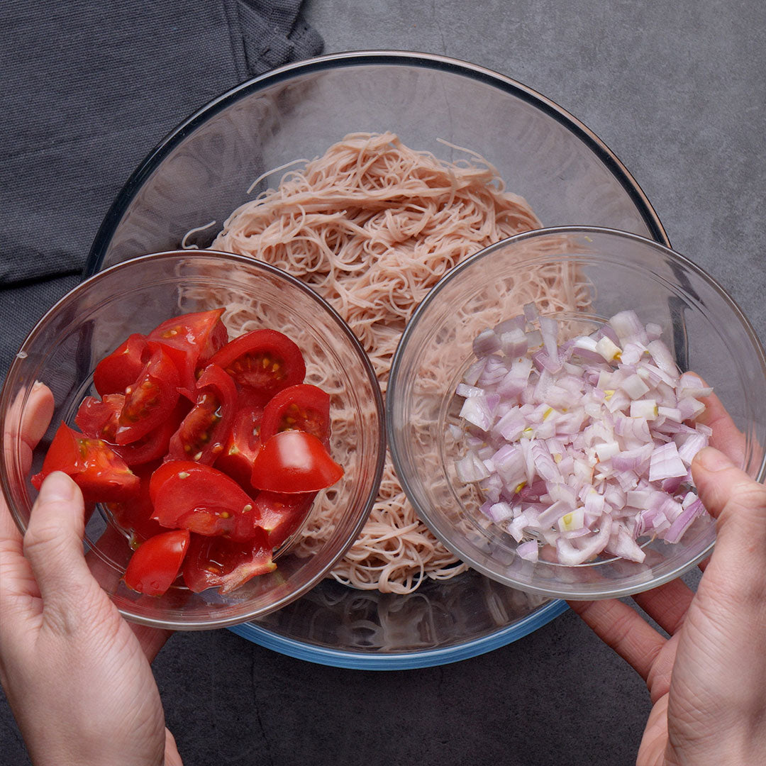 Insalata estiva di vermicelli thailandesi