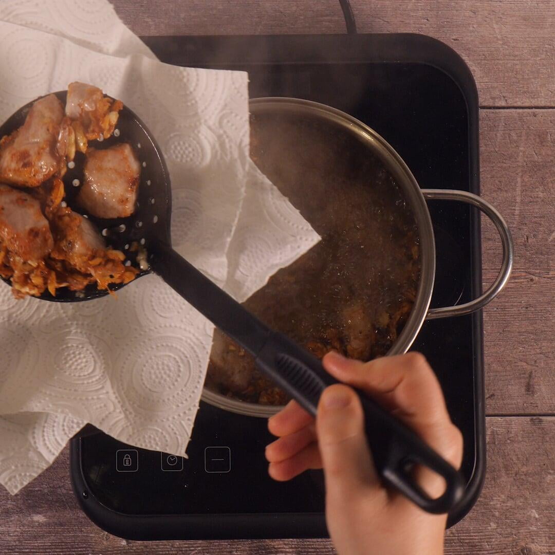 Cerdo Frito Tailandés con Ajo