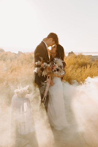 Using White smoke as background at wedding