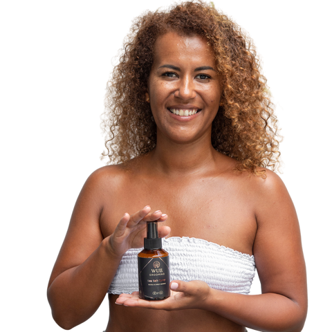 Curly hair model with Wuli Grooming Sea Salt Spray