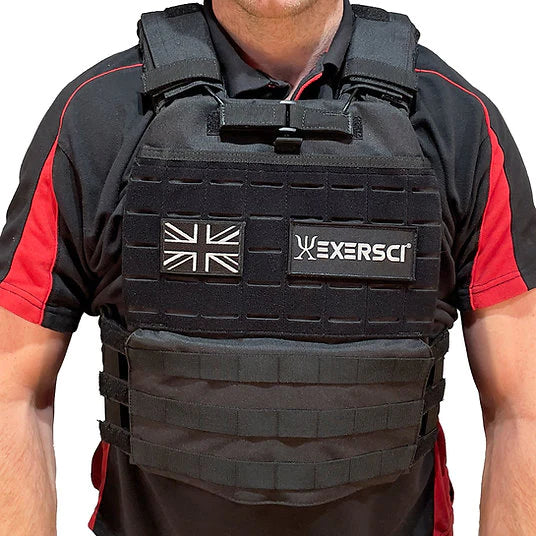 A man wearing an Exersci weighted vest.