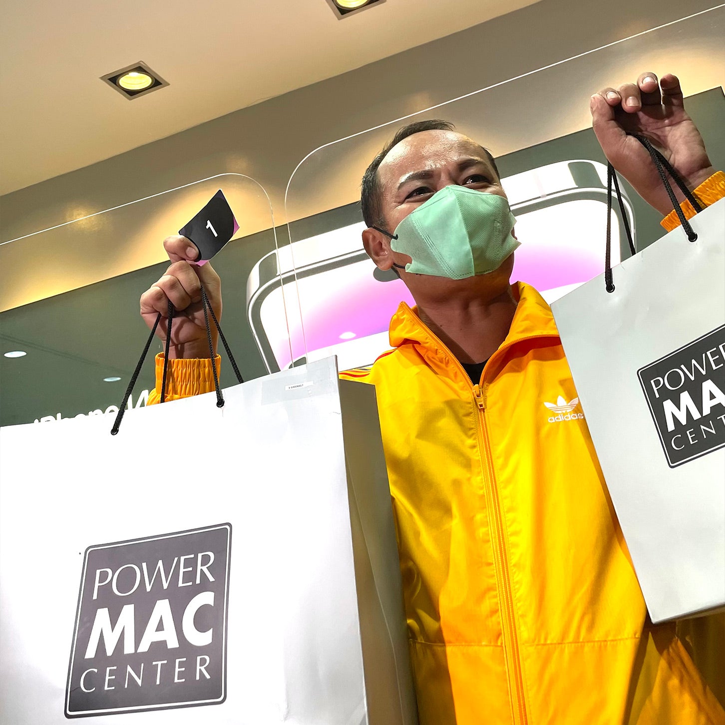 First Customer at Power Mac Center iPhone 14 Midnight Launch