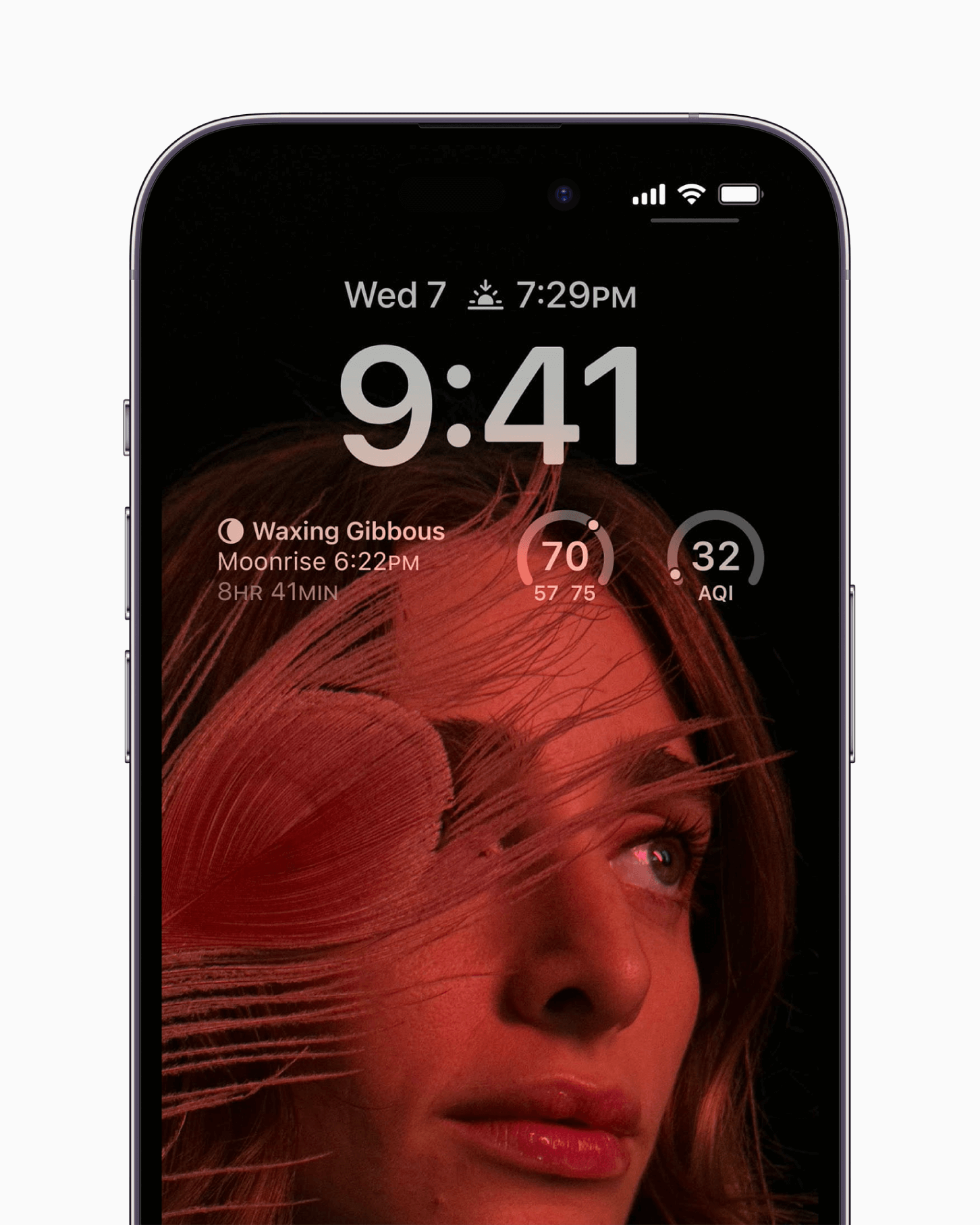 iPhone 14 Lock Screen with Personalized Photo of a Woman on Always-On Display