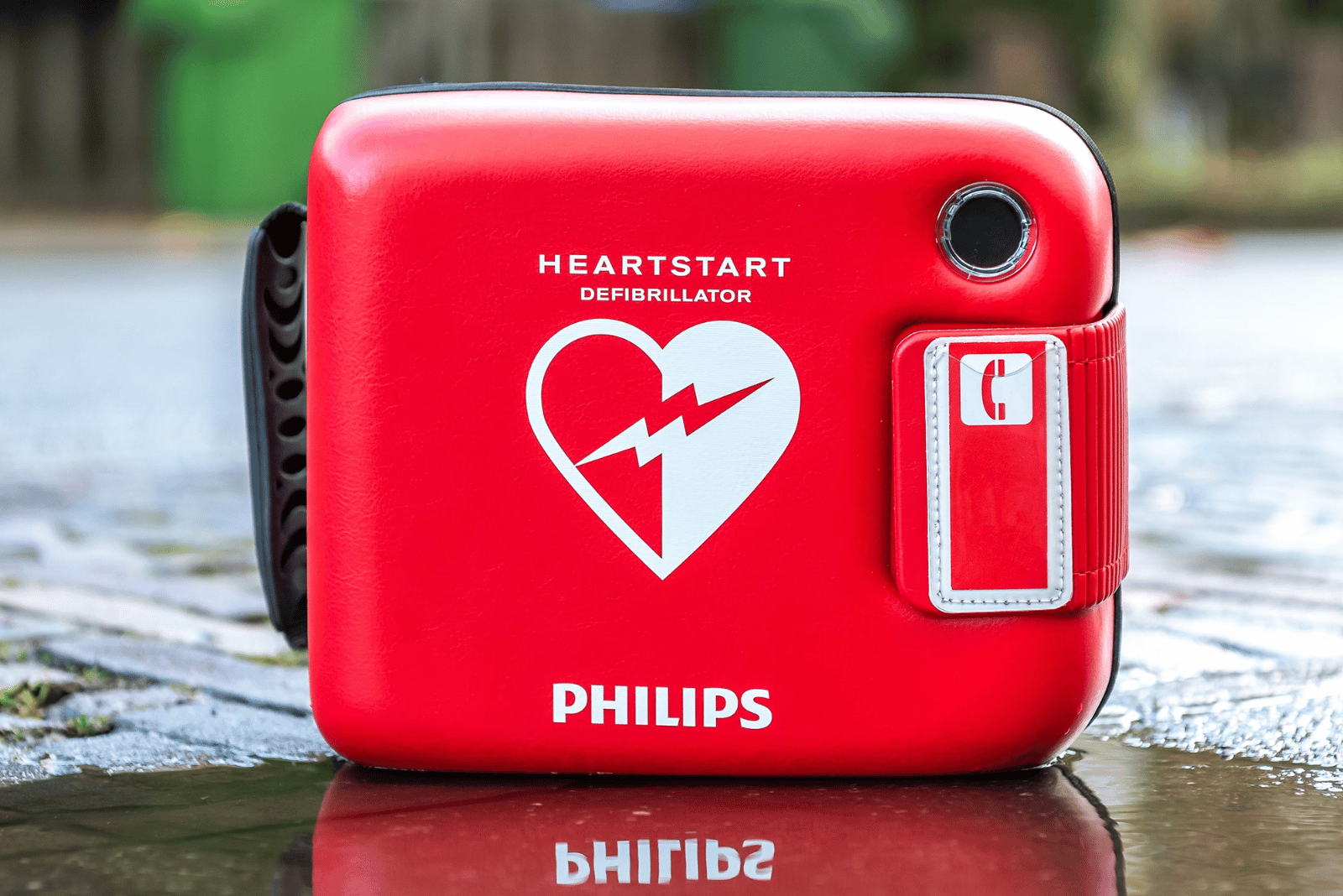 Philips_FRx_AED_with_CarryCase