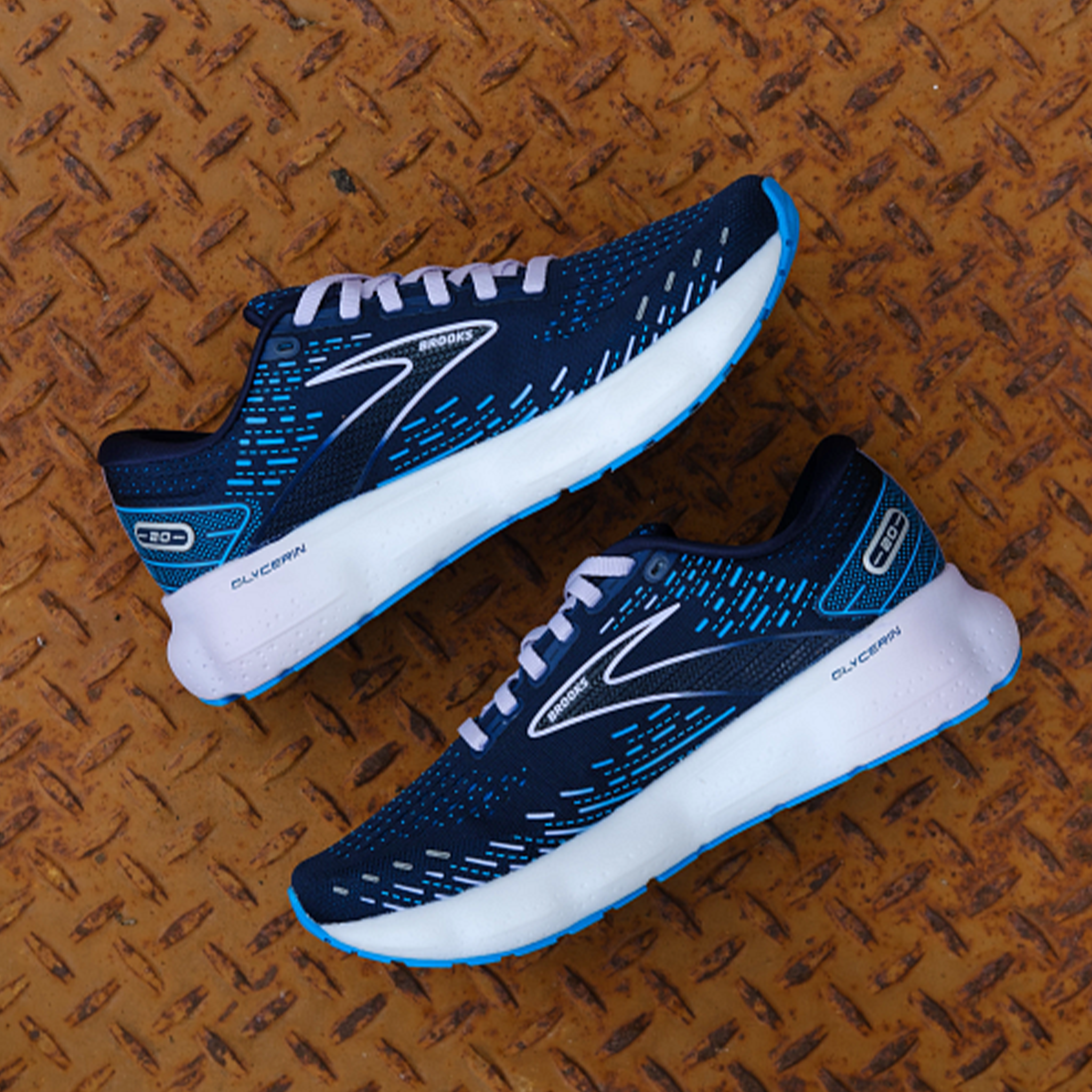 WOMEN'S SAUCONY FORTIFY CROP  Performance Running Outfitters