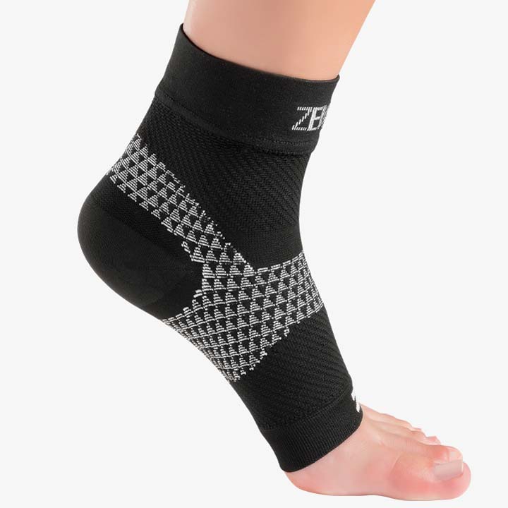  Zensah Featherweight Compression Socks - Ultra-Lightweight,  Anti-Blister, Graduated Compression (Small, Black)