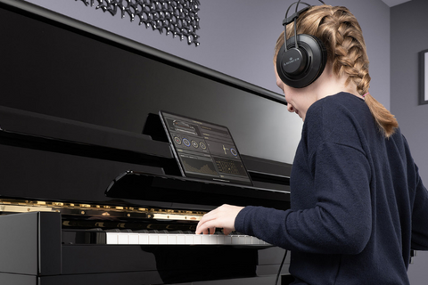 Playing using the C.Bechstein Vario silent system