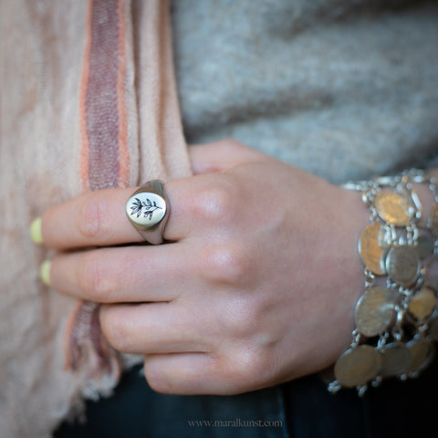 Personalized Birth Flower Ring