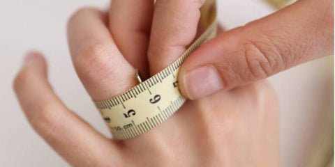 como medir mi dedo para anillo