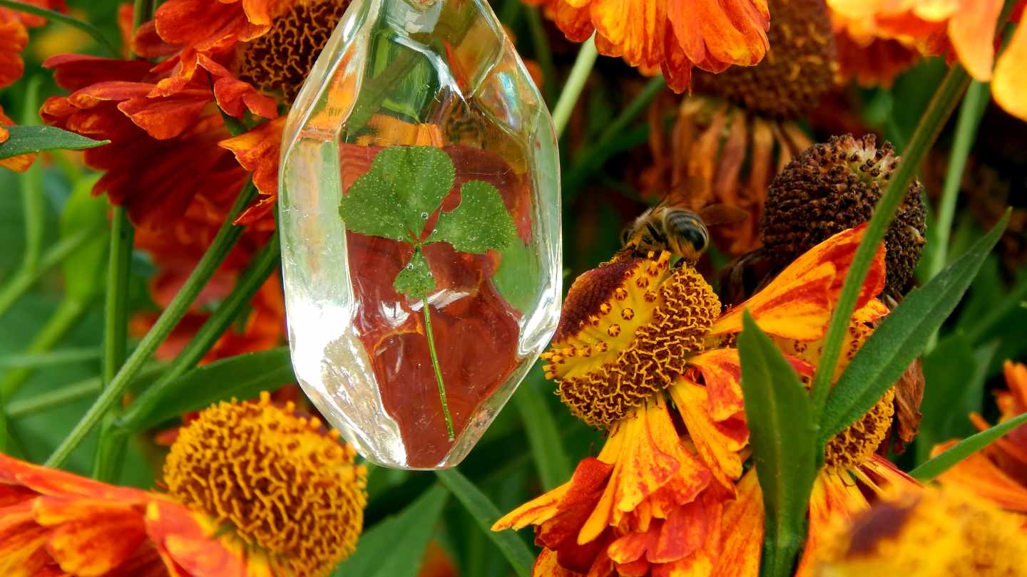 Finding the best epoxy resin for your flower tables