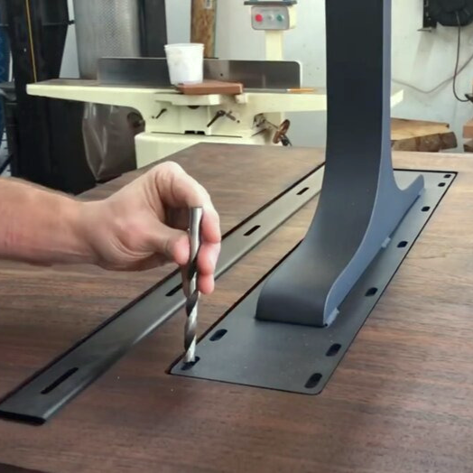 DIY] How To Attach Table Legs To Epoxy Tabletop - Flowyline