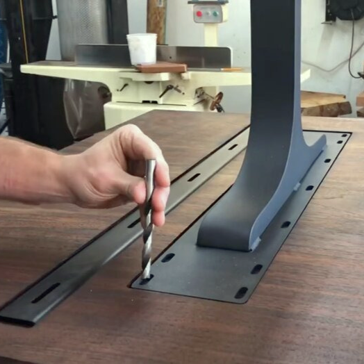 attaching table top to legs