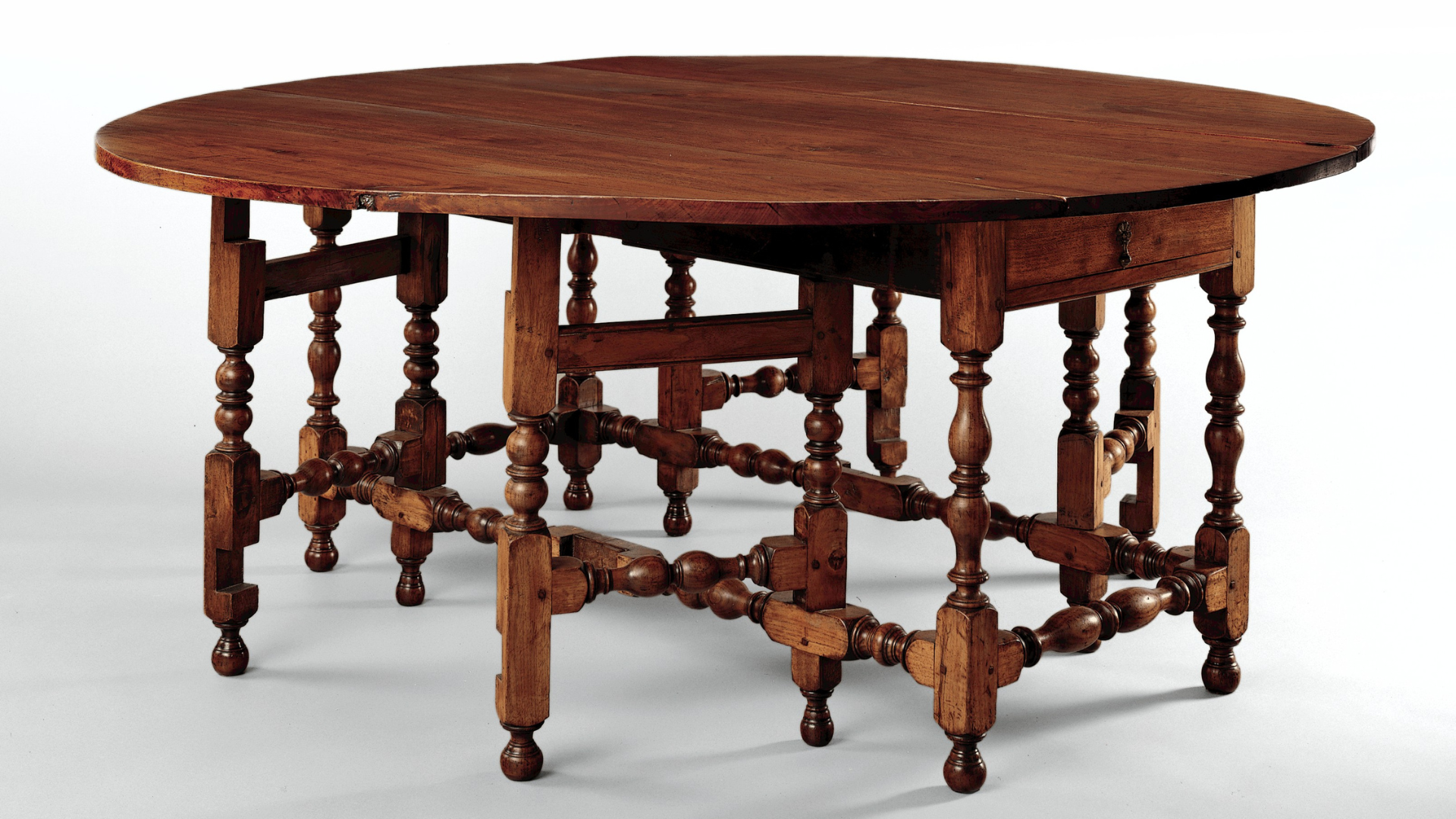 Another example of H-shaped table legs is the gateleg table