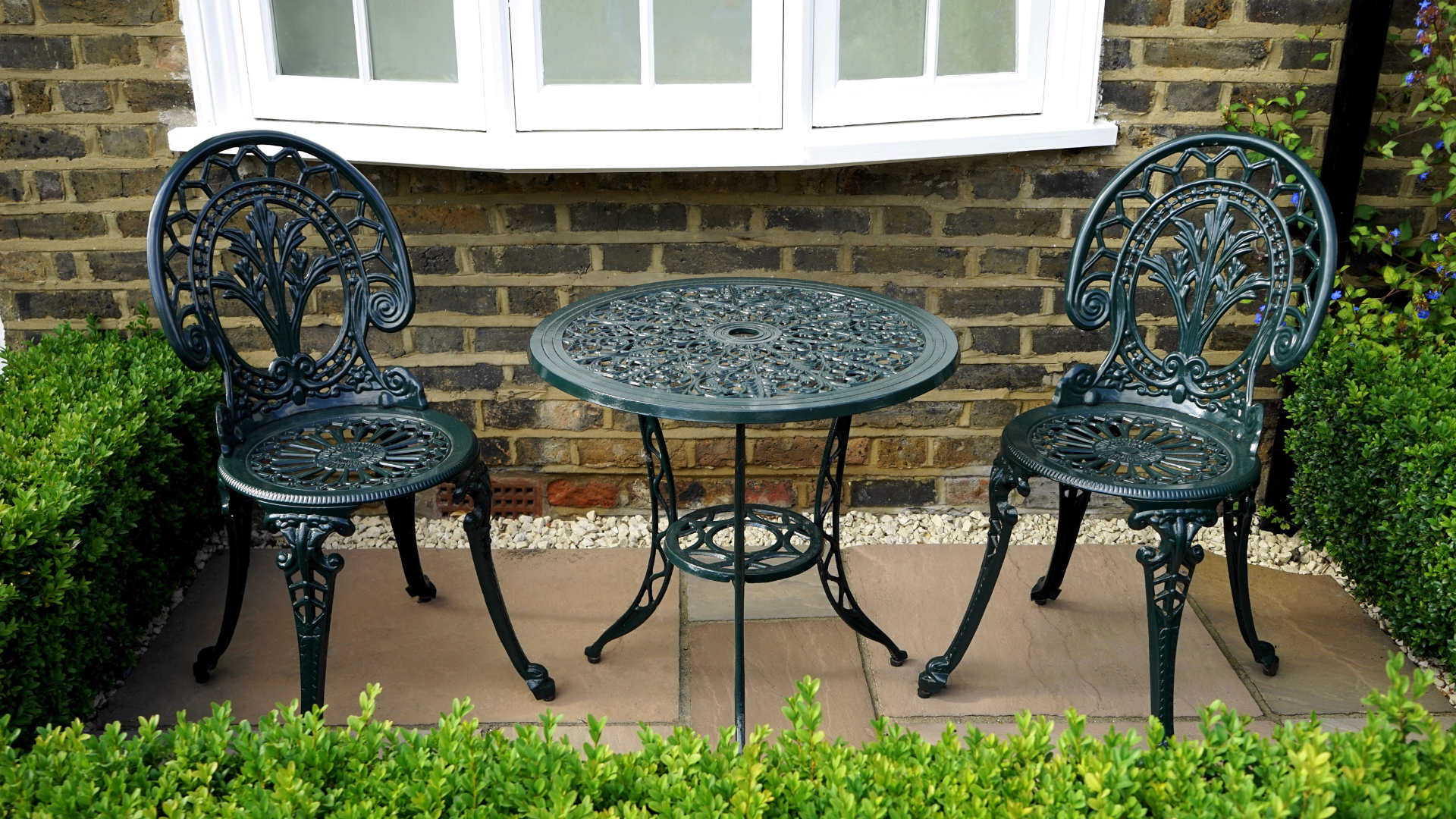 Wrought iron table legs are very decorative and ornamental, as they can feature intricate designs such as scrolls, curves, or twists.