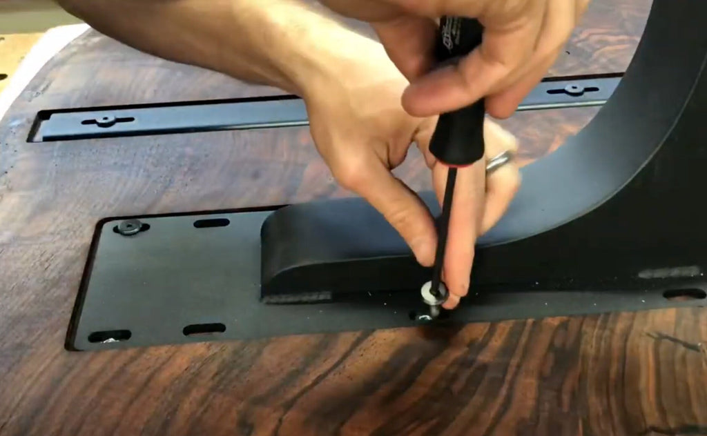 what screws to use for table legs