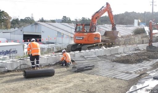 Geogrid being installed on the Fulton Hogan Silverdale retaining wall