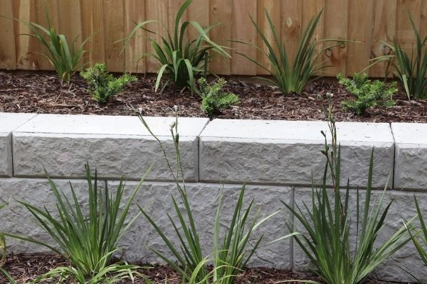 Stonebloc Landscape Wall