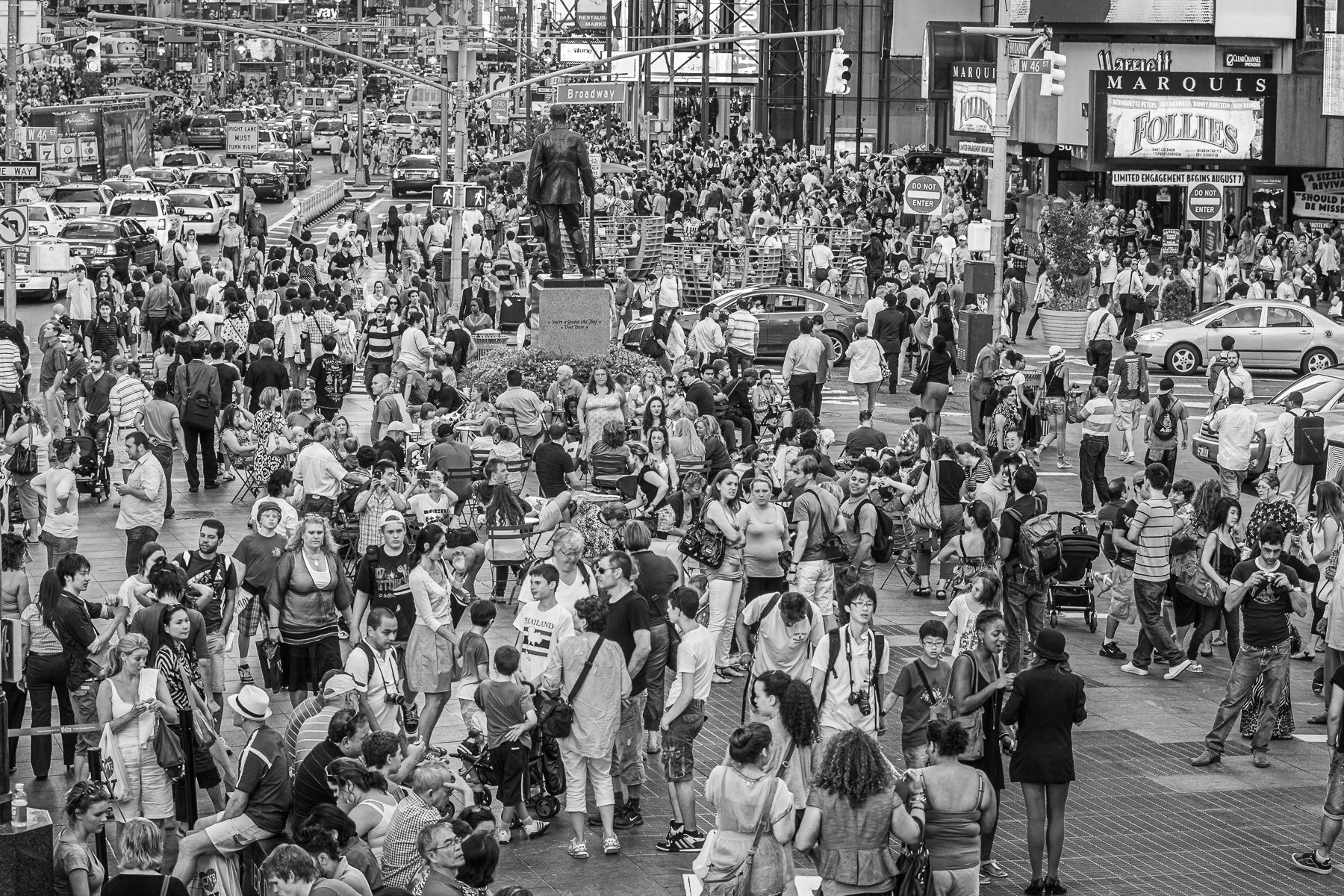 ic:Crowds of people New York Time Square