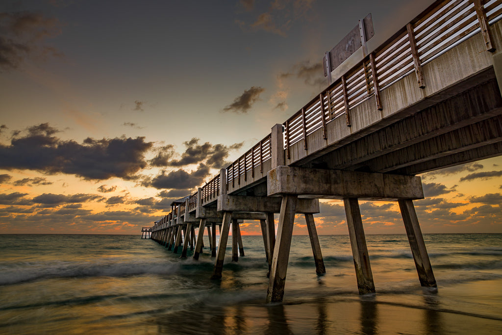 ic: Florida's Juno Beach peer with a beautiful sunrise