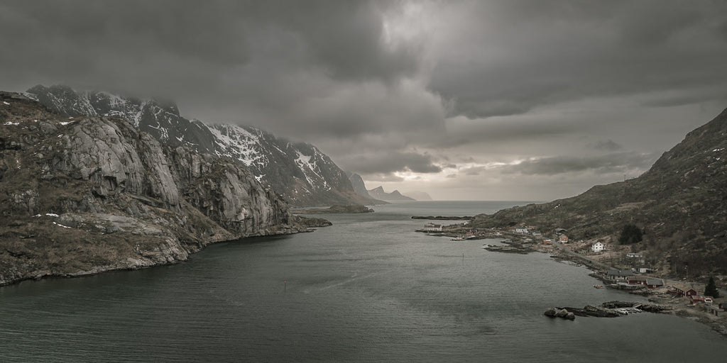 ic:Serene Mærovollspollen: Where Norwegian Waters Whisper Tales of Tranquility