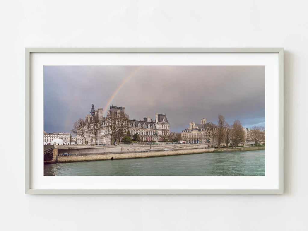 ic:Hotel de Ville and Seine River Paris France