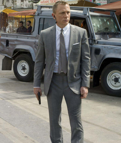 How James Bond Wears a Pocket Square – Bond Suits