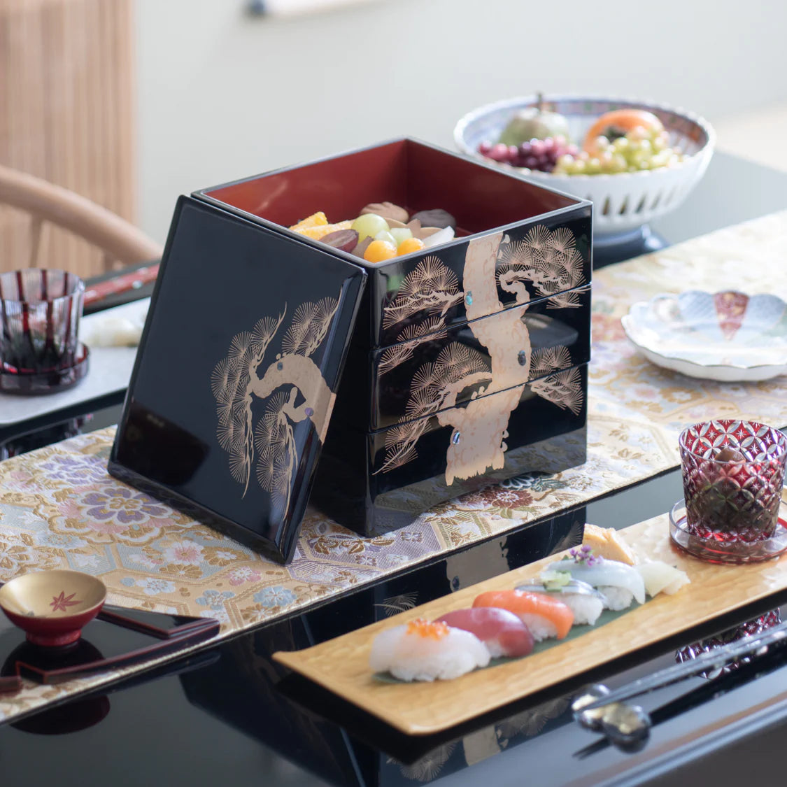 Table Setting #168 Elegant Sushi Dining: The Lacquerware Jubako Box Experience