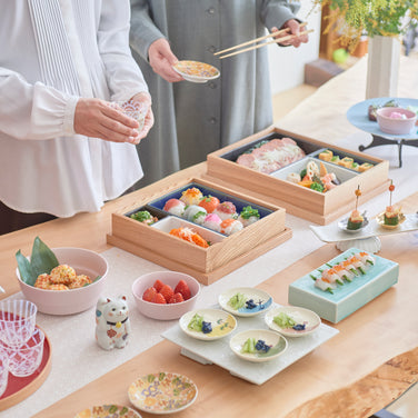 Table setting # 183 Breezy Buffet : Sharing Spring Fun with Shokado Bento Boxes