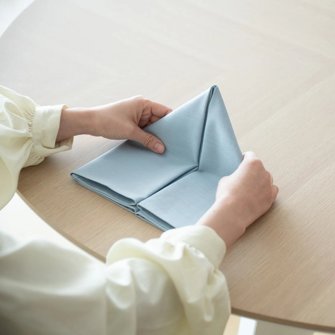 Stylish Napkin Folding Techniques to Impress, MUSUBI KILN