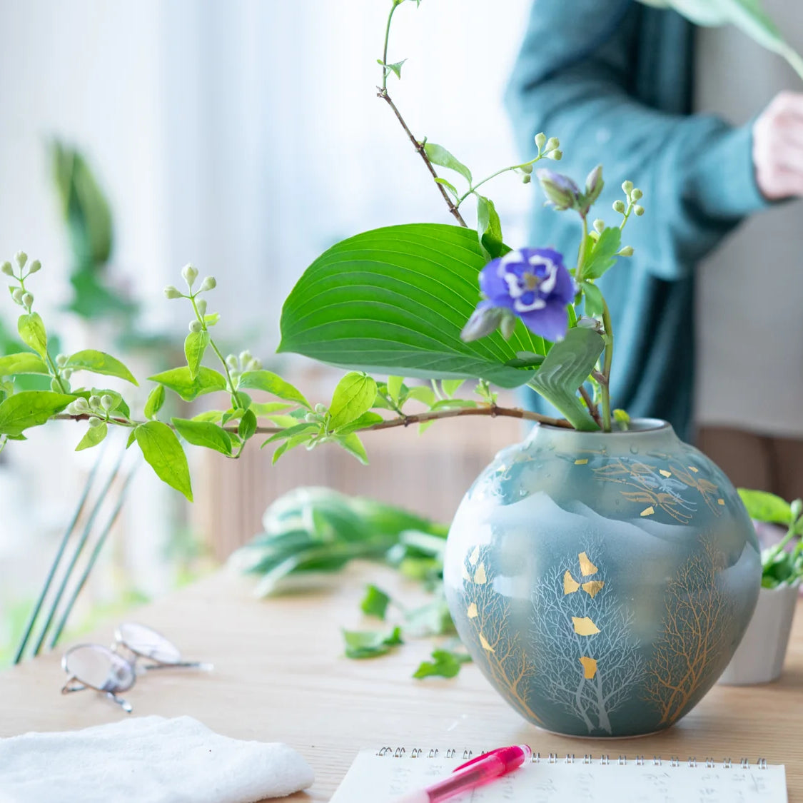 Ikebana Lesson  Tips And Tricks On Using The Kenzan 