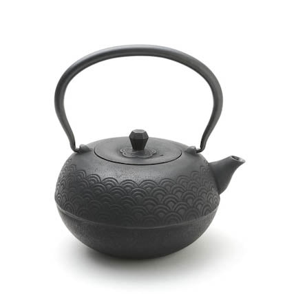 Seven Stars Nambu Ironware Cast Iron Teapot with Trivet 20.3oz(600ml)