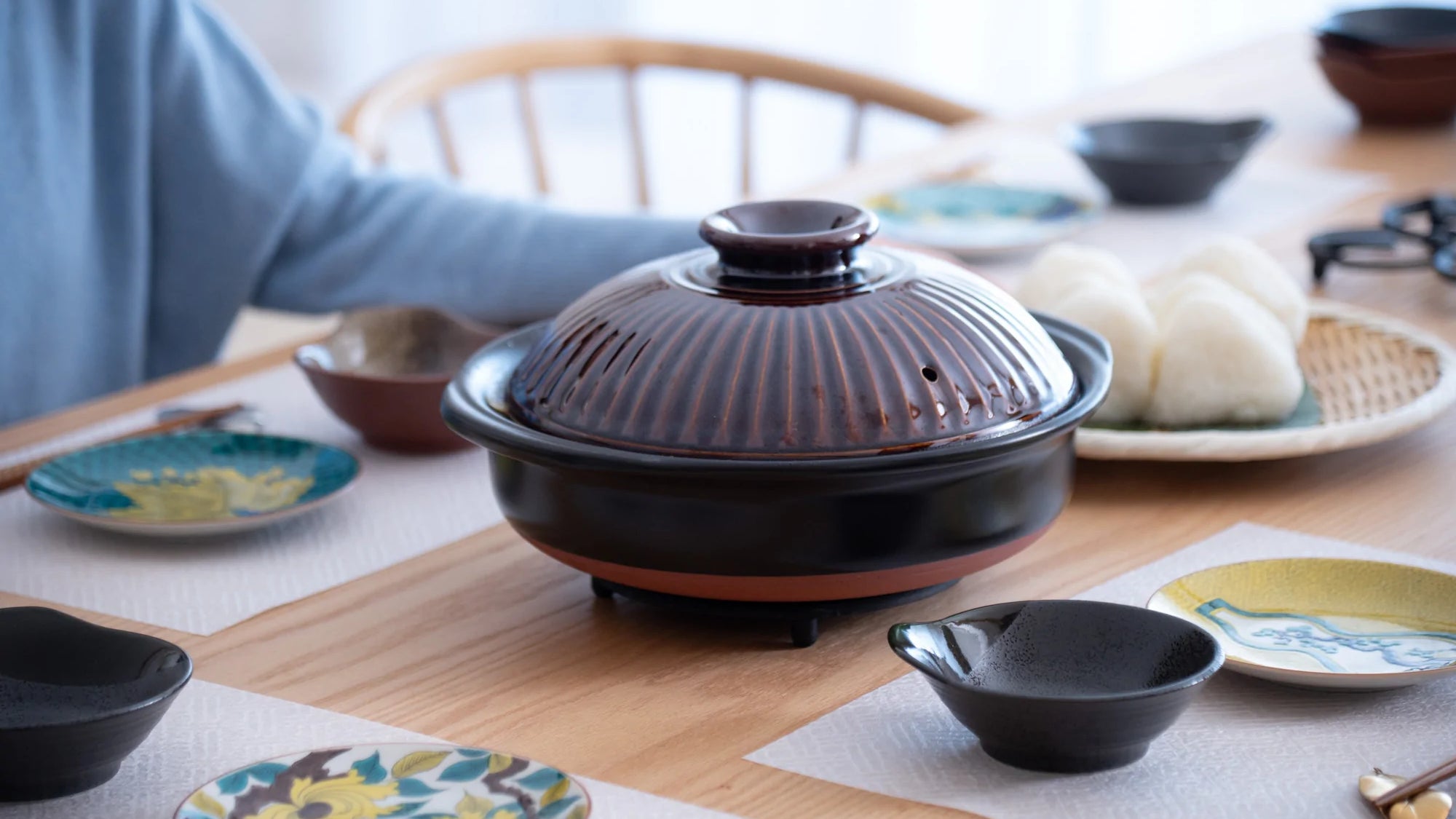 Ginpo Kikka Banko Donabe Japanese Clay Pot for 3 to 4 persons, MUSUBI KILN