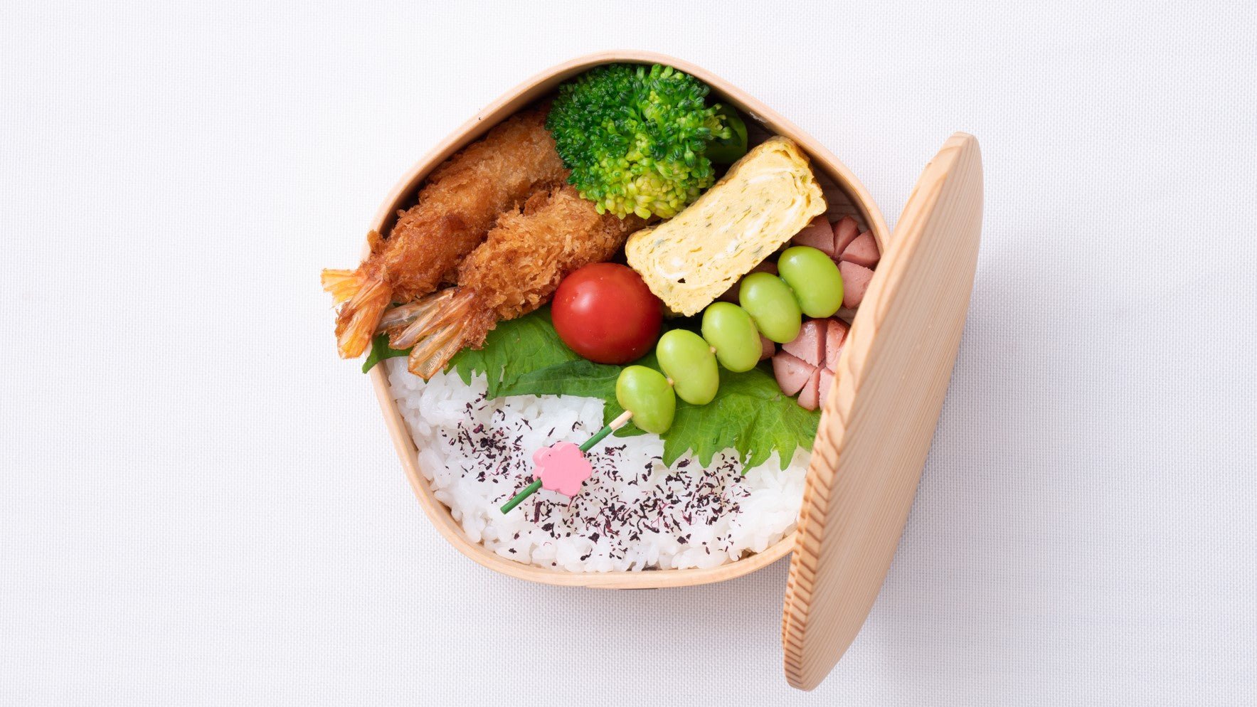 Bow to the Bento Box: The Elegant Lunchbox Alternative, Features